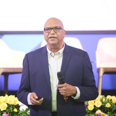 Dr. Balakrishna Grandhi, Dean - Global MBA & MGB and Professor of Marketing & Strategy at SP Jain, conducts a session on ‘Technology for Disruptive Innovation’