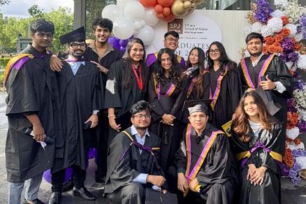Inside-image-1-Divyanshi-Agarwal-BBA-SP-Jain-Global-alumni-experience-in-Sydney-Sinagpore-Dubai