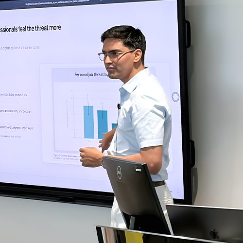 Rudra-Rai-co-founder-Rupee-Review-holds-a-lecture-for-SP-Jain-MFWM-students-1 Rudra-Rai-co-founder-Rupee-Review-holds-a-lecture-for-SP-Jain-MFWM-students-1