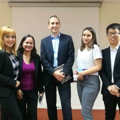 SP Jain postgraduate students with Mr Johannes Sammann, Chief Operating Officer, Heinemann