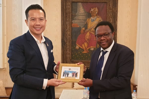 Dr John Fong, High Commissioner of the Republic of Rwanda, Guillaume Kavaruganda