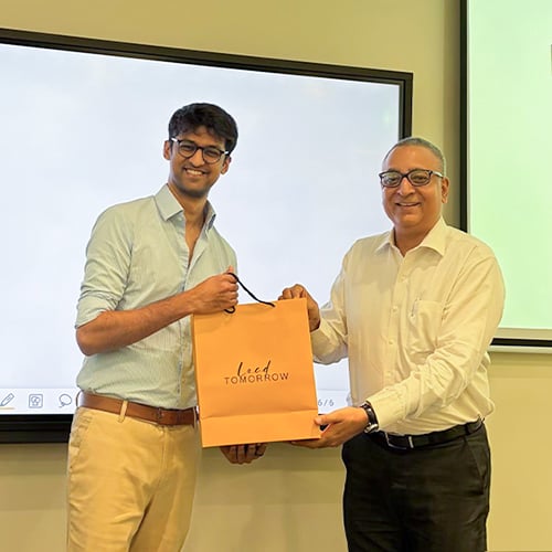 guest-session-by-Dr-Sharan-Asher-Director-Eragon-Ventures-with-SP-Jain-Global-for-MFWM-students