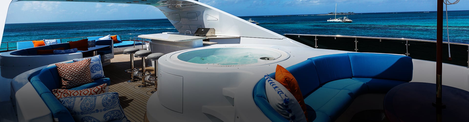 global-luxury-management-banner