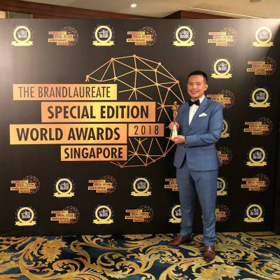 A proud moment for SP Jain School of Global Management as Dr John Fong, CEO & Head of Campus (Singapore), went on stage to receive the trophy for Best International Brand in Education Management at The BrandLaureate Special Edition World Awards 2018