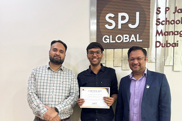 Vidit Bhatnagar, MAIB student, sharing his Dubai experience at SP Jain Global