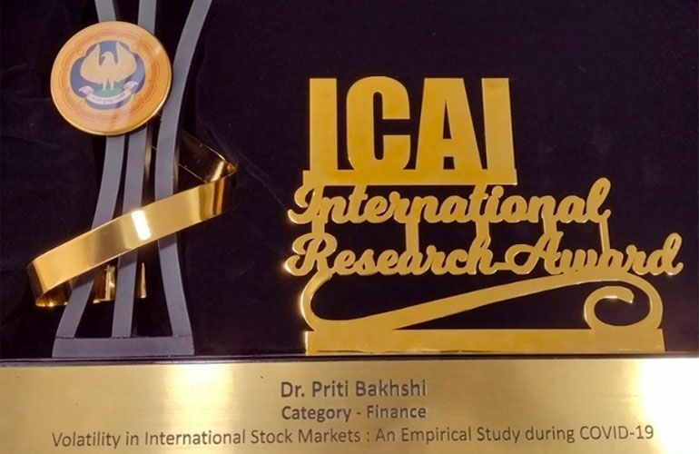SP Jain’s Dr Priti Bakhshi wins the Gold Award for Best Research Paper in Finance by ICAI