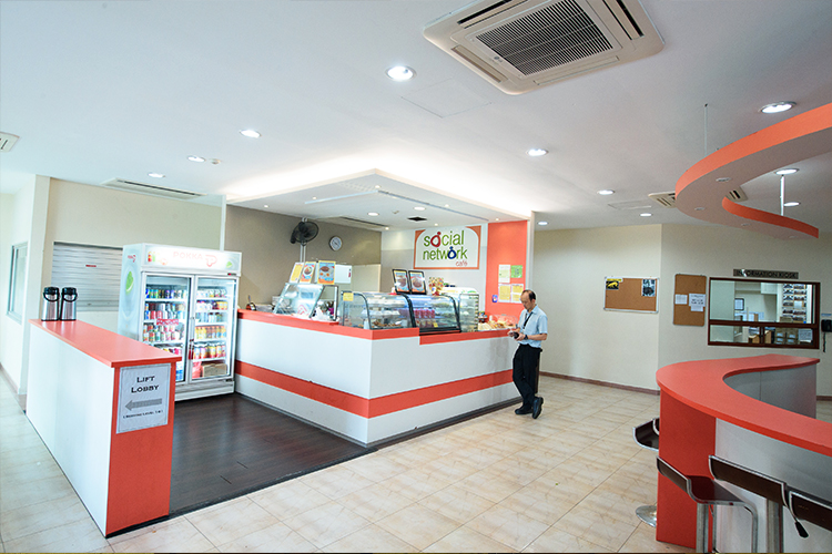 Indoor_-Social-Network-Cafe