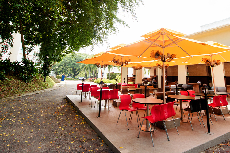 Outdoor-Cafeteria