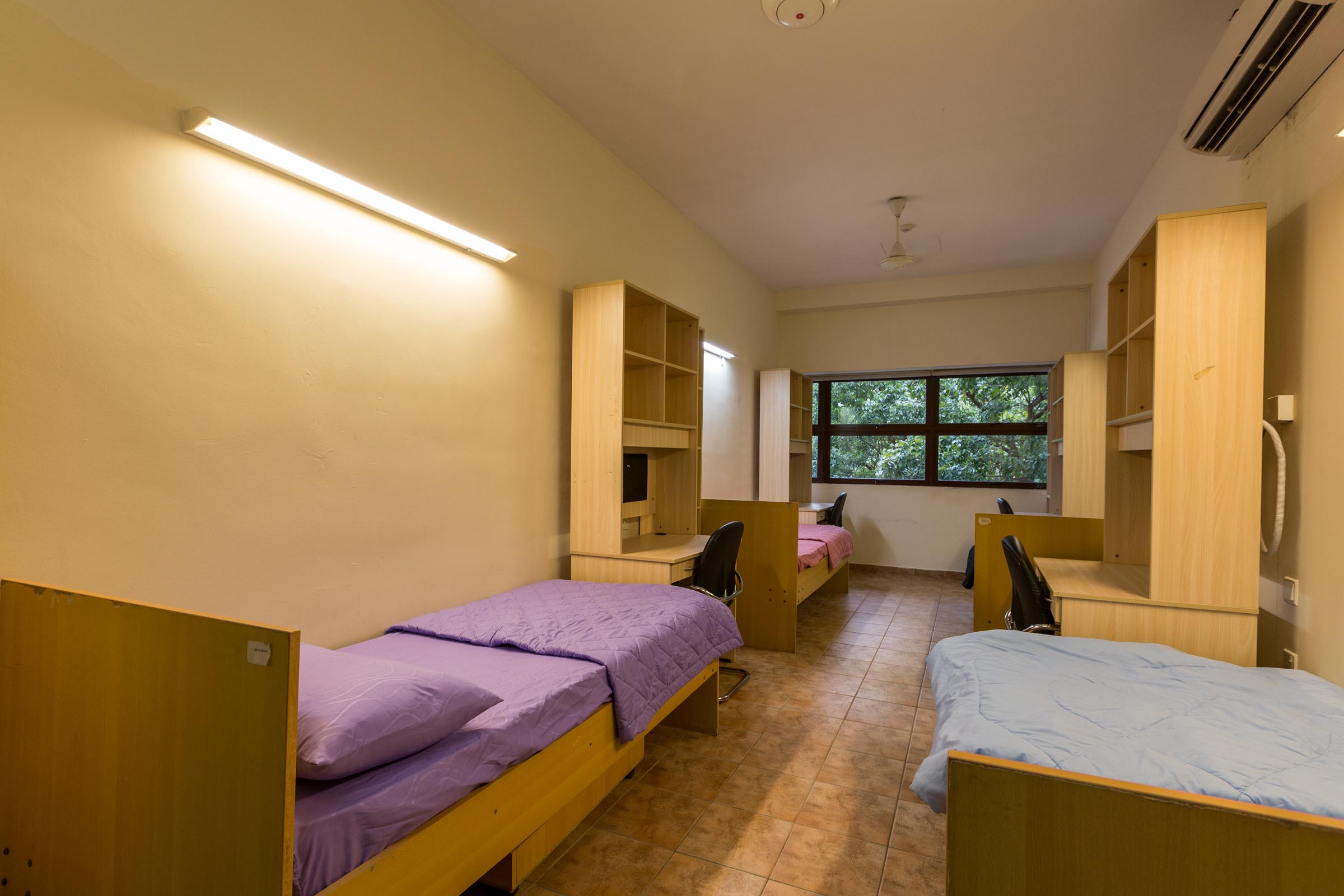Singapore_accommodation_bedroom.jpg