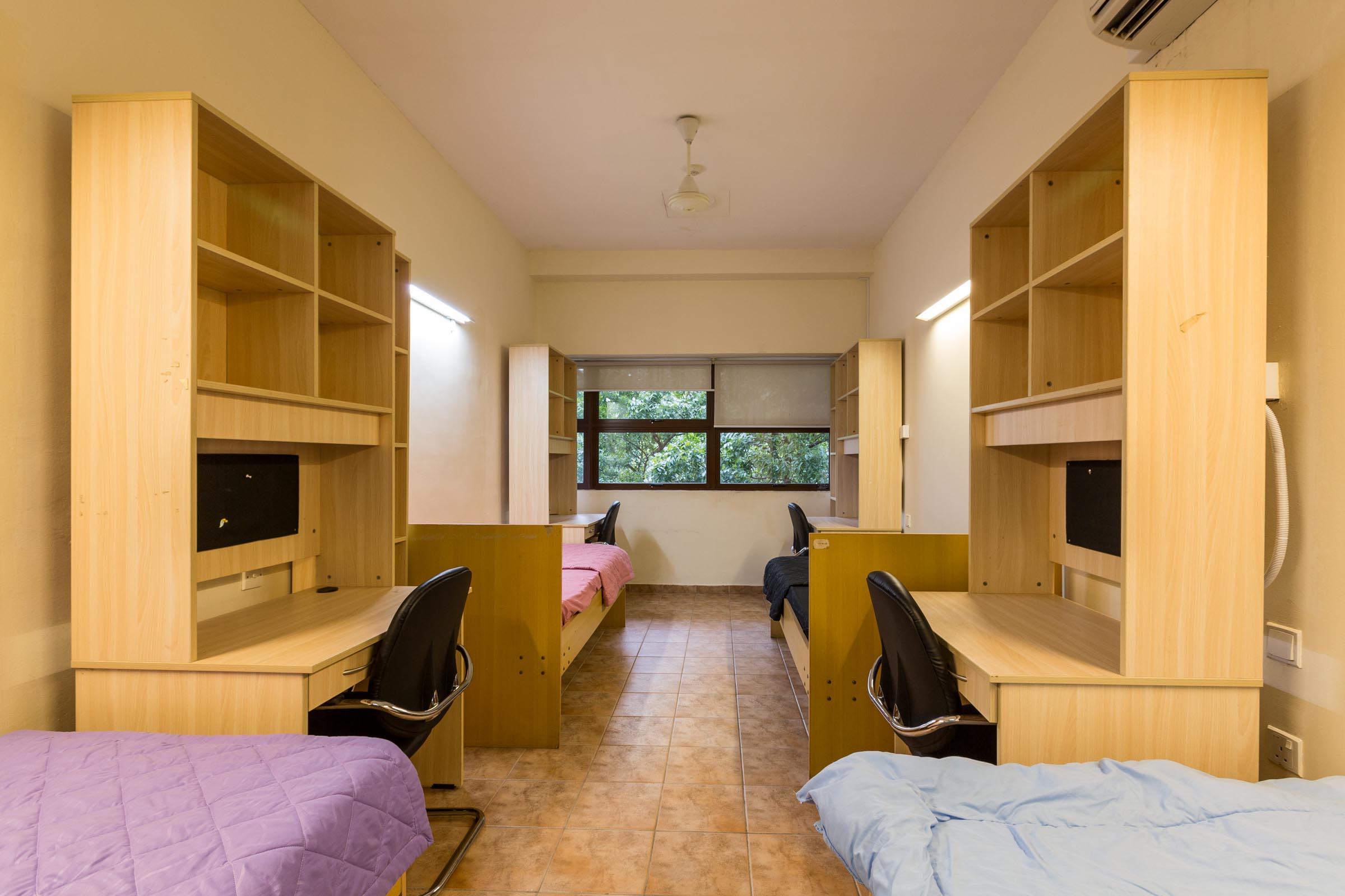 Singapore_accommodation_bedroom_1.jpg