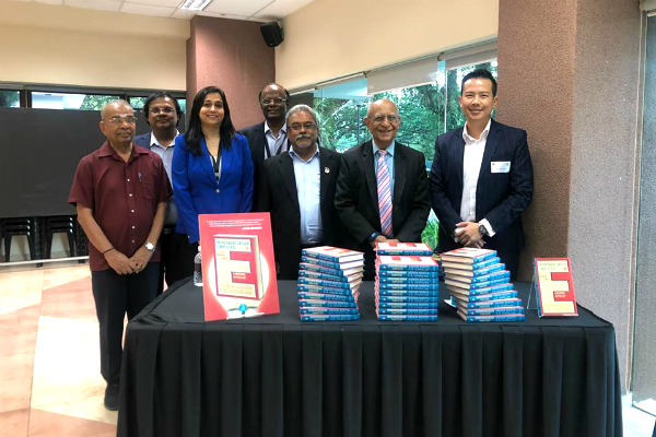 Staff and faculty of SP Jain with Mr. Ashok Soota (second from right) at the Singapore campus