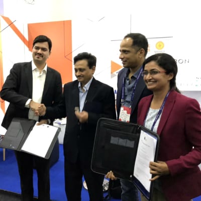 SP Jain signs MoU with MahaIT Corp to boost Fintech education