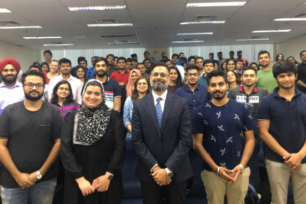 Mr. Abhilash Misra, CEO of National Stock Exchange of India Academy (centre), hosted an engaging session on Future of Work with MGB students at SP Jain School of Global Management’s Dubai campus