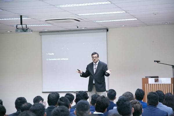 Mr. Nitish Jain, President of SP Jain, delved into the aspirations of our new Postgraduate cohort and shared success stories of our alumni